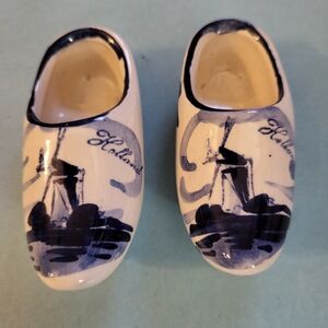 Vintage 1956-57 Delft Handpainted Holland Clogs